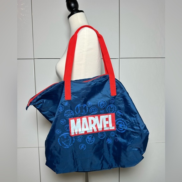 Marvel Reusable Packable Tote Bag Blue Red Large Disneyland Paris NWT - Picture 2 of 10